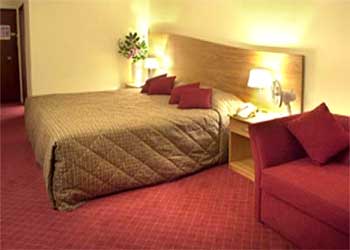 London cheap hotels bedroom